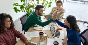 প্রেম-ভালোবাসা কর্মক্ষেত্রে কতটা প্রভাব ফেলে