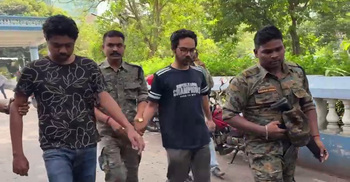 পশ্চিমবঙ্গের বিশেষ আদালতে তোলা হলো হাদি হত্যার প্রধান দুই আসামিকে