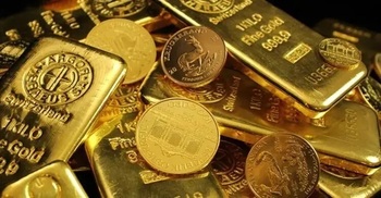 Gold prices hit record highs in global, local markets