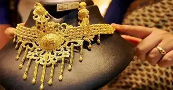 Gold climbs past $5,500 to new record