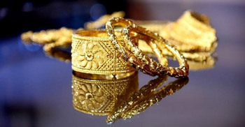 Gold price cut by Tk 4,374 to Tk 2.38 lakh a bhori
