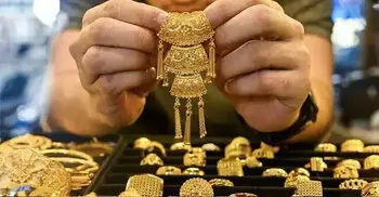 Gold price drops again in local market