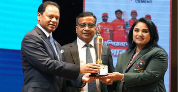 প্রেসিডেন্ট কাপ গলফ টুর্নামেন্টের পুরস্কার বিতরণীতে সেনাপ্রধান