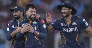 Gujarat beat Rajasthan to go top of the IPL