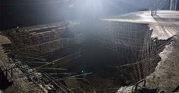 ঢালাইয়ের সময় ধসে পড়লো মডেল মসজিদের ছাদ