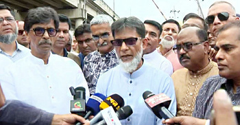 হতাহতদের খোঁজখবর নিতে কুমিল্লা মেডিকেলে রেলপথ প্রতিমন্ত্রী