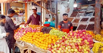চড়া দাম, মিলছে না কাঙ্ক্ষিত ক্রেতা