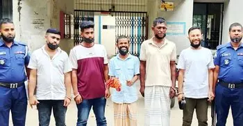 অনলাইন পত্রিকা অফিসের ভেতরেই চলত মাদক কেনাবেচা, আটক ৫