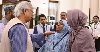 Yunus hands over flat to Hadi’s family