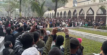 ওসমান হাদির কবর ঘিরে আজও মানুষের ঢল