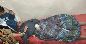 পটুয়াখালীতে আদালত চত্বরে আসামিদের ওপর হামলা, থেঁতলে দেওয়া হলো পা