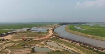 হাওরে কৃষকের যন্ত্রণা ‌‘অপরিকল্পিত বাঁধ’