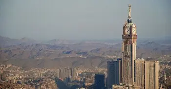 মক্কার সাধারণ মসজিদে নামাজ পড়লে কি বিশেষ সওয়াব পাওয়া যাবে?