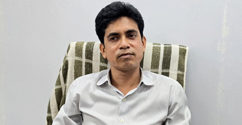 দন্তচিকিৎসায় ডিপ্লোমাধারী হারুন চিকিৎসা দেন সব রোগের