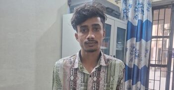 চাঁদা না দেওয়ায় দোকানদারকে ছুরিকাঘাত, যুবক আটক