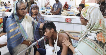 PM visits Pongu Hospital, meets injured during quota movement