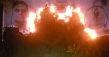 হাসনাত আব্দুল্লাহর নির্বাচনি ব্যানারে আগুন
