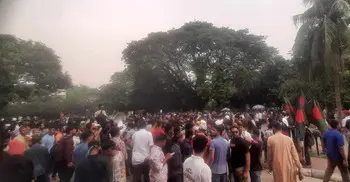 Students besiege HC seeking resignation of 'pro-AL judges'