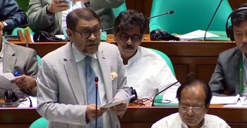 সব উপজেলায় ১০১ শয্যার হাসপাতাল, দ্রুত ১ লাখ স্বাস্থ্যকর্মী নিয়োগ