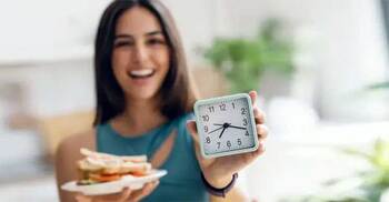 দীর্ঘসময় না খেয়ে সুস্থ থাকবেন যেভাবে