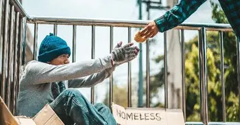 নেয়ামতের শুকরিয়া আদায় করবেন যেভাবে