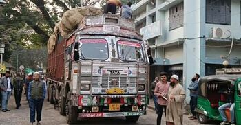 হিলি দিয়ে ফের পেঁয়াজ জামদানি শুরু