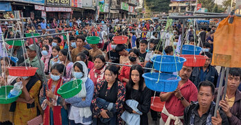 দাঁড়িপাল্লার পক্ষে ত্রিপুরা চাকমা মারমা সম্প্রদায়ের লোকজনের মিছিল