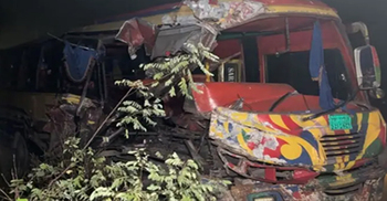 কিশোরগঞ্জে দুই বাসের মুখোমুখি সং'ঘ'র্ষ, আ'হত ২০