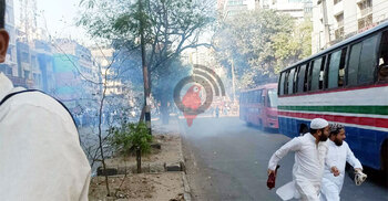 Police fire tear gas at Hizb ut-Tahrir procession, 2 detained