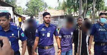 বাহুবলে জালভোট দিতে গিয়ে স্কুলছাত্রসহ আটক ৩