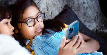 ছুটিতে সন্তানের স্ক্রিনটাইম নিয়ে চিন্তিত? আছে স্মার্ট সমাধান