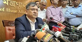 পুলিশের পোশাকে আগের জামা বহাল, প্যান্টের রং হবে খাকি