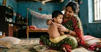 গরমে শিশুর ত্বকের যত্নে কার্যকর ঘরোয়া উপায়