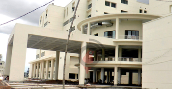 ১০ বছরেও শেষ হয়নি ভবন নির্মাণ, পড়ে আছে বিদেশ থেকে আনা সরঞ্জাম