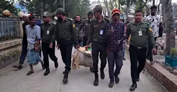 হাসপাতাল থেকে ভ্যানযোগে সরিয়ে নেওয়া হচ্ছিলো সরকারি ওষুধ, আটক ২