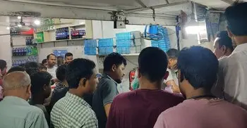 বাসায় গ্যাস নেই, হোটেলে খাবার পেতে ‘যুদ্ধ’