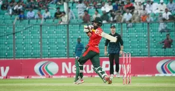 ‘নো লুক’ ছক্কা, ৩৬০ ডিগ্রি ব্যাটিং দেখে অবাক কিউইরা