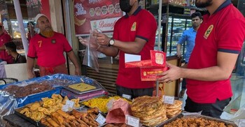 জমজমাট মিরপুরের ইফতারি বাজার