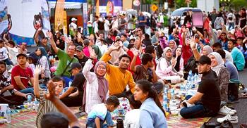 মারদেকা মাঠে ৫ হাজার মানুষের মিলনমেলা, সঙ্গী হলেন বাংলাদেশিরাও