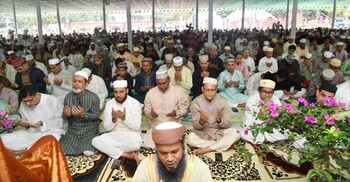 রাজারবাগে ঈদের নামাজ আদায় করলেন আইজিপি