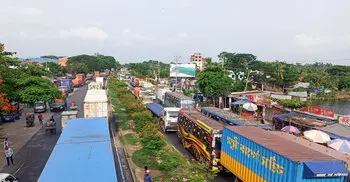 ছুটির দিনে ঢাকা-চট্টগ্রাম মহাসড়কে তীব্র যানজট