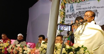 খালেদা জিয়ার বাড়ির দরজায় প্রচারণা শেষ করলেন নৌকার প্রার্থী