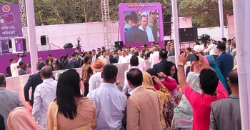 কথা রাখলেন প্রধানমন্ত্রী তারেক রহমান, দিলেন ‘ফ্যামিলি কার্ড’