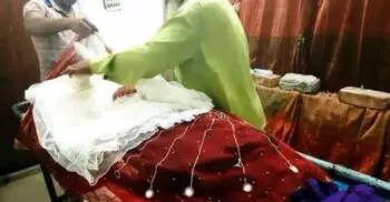 পরনে লাল শাড়ি-হাতে মেহেদি, বিয়ের সাজেই শেষ যাত্রা