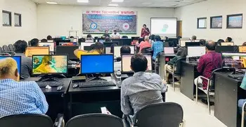 সাংবাদিকরা জানছেন এআই ব্যবহার ও অপতথ্য মোকাবিলার কৌশল