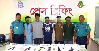 চট্টগ্রামে অভিযানে অস্ত্রসহ ১১ ডাকাত গ্রেফতার
