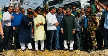 খালকে ডাস্টবিন হিসেবে ব্যবহারের মানসিকতা থেকে বের হতে হবে