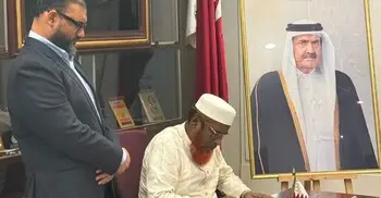 কাতারের সাবেক আমির শেখ হামাদের শোকবইয়ে গোলাম পরওয়ারের সই