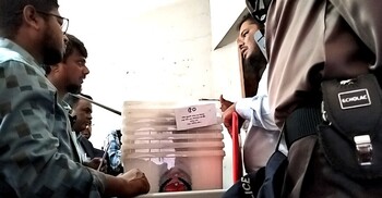 ঢাকা-৬ আসনের ১০০ কেন্দ্রে যাচ্ছে ভোটের সামগ্রী