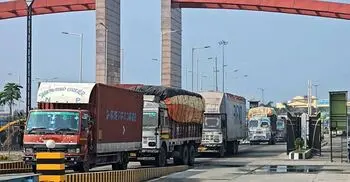 তিনদিন বন্ধের পর বেনাপোল দিয়ে আমদানি-রপ্তানি শুরু